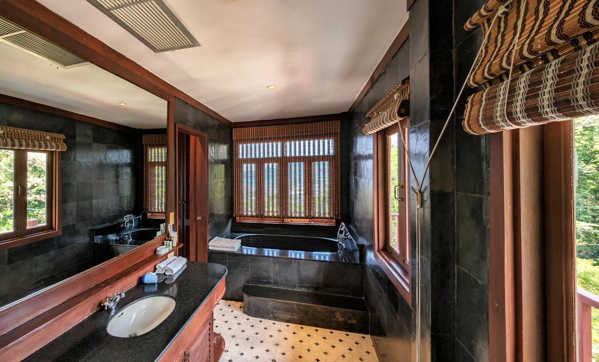 Nakawanna Villa Phuket Bagian luar foto