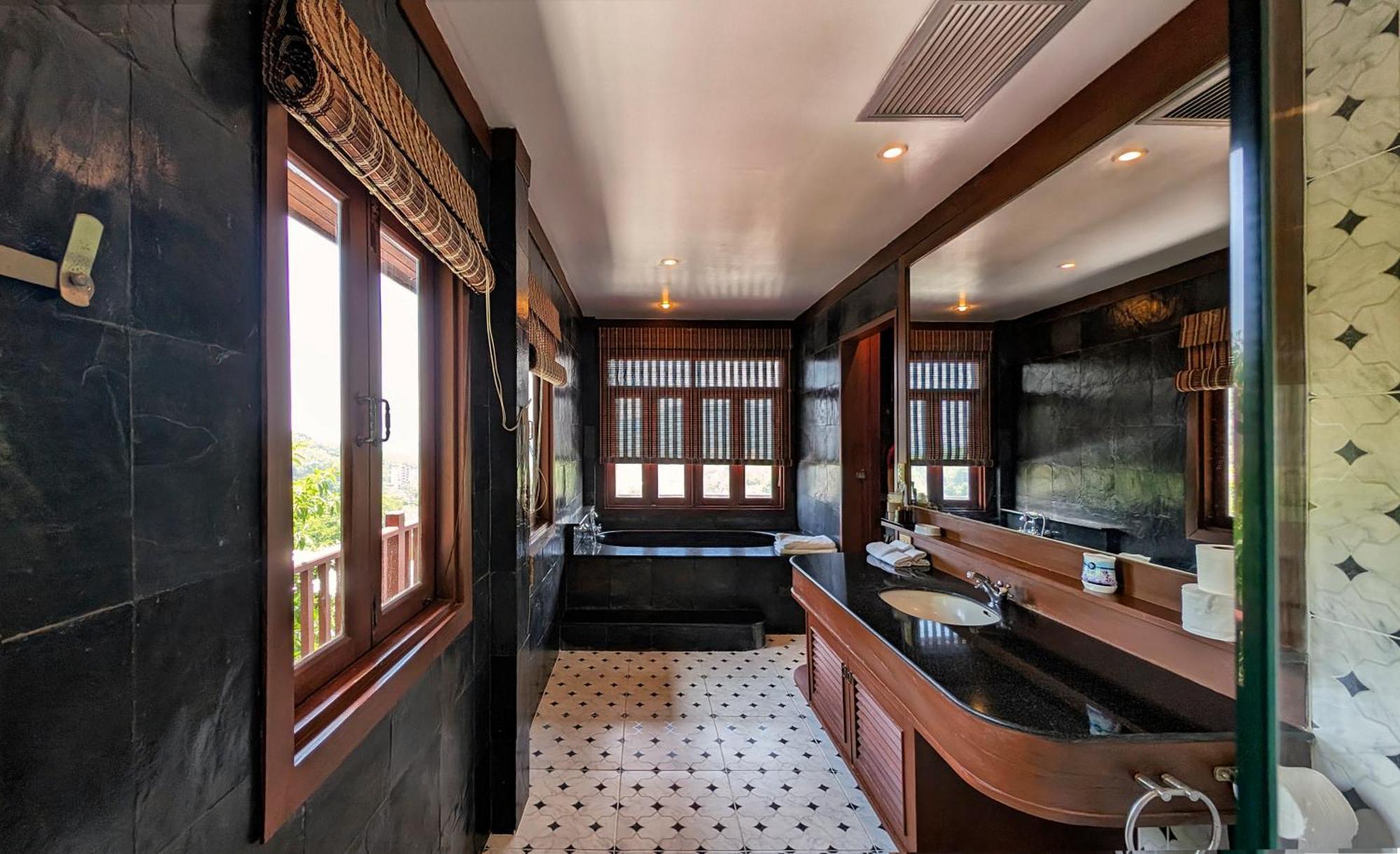 Nakawanna Villa Phuket Bagian luar foto